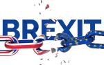 Grafika - na białym tle duży napis brexit. Pod napisem łańcuch który z prawej strony ma barwy flagi Unii Europejskiej - niebieski w żółte gwiazdki, z lewej strony ma barwy flagi Wielkiej Brytanii - czerwony, biały i niebieski. Na środku obrazka łańcuch  się rozrywa.