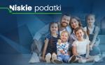 Niebieskie tło. Siedząca rodzina z czwórką dzieci. U góry napis Niskie podatki 