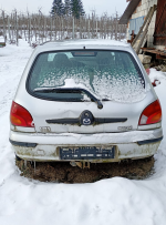 samochód osobowy Mazda